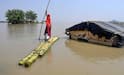 এখনও স্বাভাবিক নয় বন্যা কবলিত অসমের পরিস্থিতি, মৃতের সংখ্যা বেড়ে ৭৮; আগামী ৩দিন ভারী বৃষ্টির পূর্বাভাসে বাড়ছে আশঙ্কা