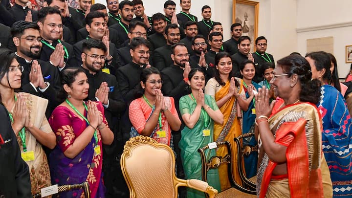 उत्तर प्रदेश के जौनपुर जिला मुख्यालय से करीब 6 किलोमीटर दूर स्थित माधोपट्टी एक छोटा सा गांव है. यहां करीब 75 से 80 परिवार और लगभग 4000 की आबादी रहती है. इसके बावजूद यह गांव देशभर में अपनी अलग पहचान रखता है.