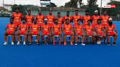 हॉकी टीम की भगवा जर्सी पर कांग्रेस MP बोले, 'अब खेल में...'