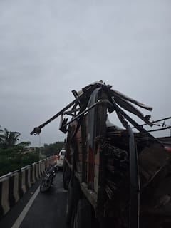 Solapur ST Bus And Truck Accident: सोलापुरात एसटी आणि ट्रकचा भीषण अपघात, दोन जणांचा मृत्यू, 10 प्रवासी जखमी, अंगावर काटा आणणारे Photo