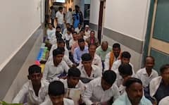 तानाजी सावंतांनी फोन केला, तरीही शिक्षक मिळेना; शाळेतील विद्यार्थी थेट जिल्हा परिषदेत, ग्रामस्थांसह आंदोलन
