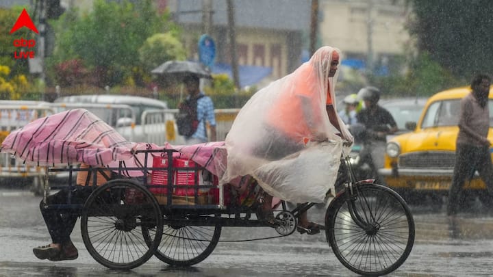 এ ছাড়াও জানানো হয়েছে, তিস্তা, তোর্সা, জলঢাকা, রায়ডাক প্রভৃতি নদীর জলস্তর বৃদ্ধি পেতে পারে। একই সঙ্গে সাধারণ মানুষকে সাবধানও করেছে হাওয়া অফিস।