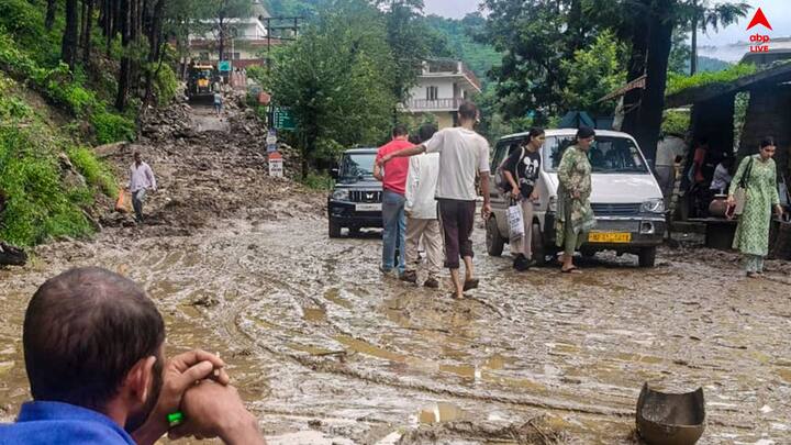 কমলা সতর্কতা আলিপুরদুয়ার এবং জলপাইগুড়ি জেলাতে। তিন জেলাতে ভারী বৃষ্টির হলুদ সর্তকতা। দার্জিলিং কালিম্পং কোচবিহার জেলায় ভারী বৃষ্টির পূর্বাভাস।