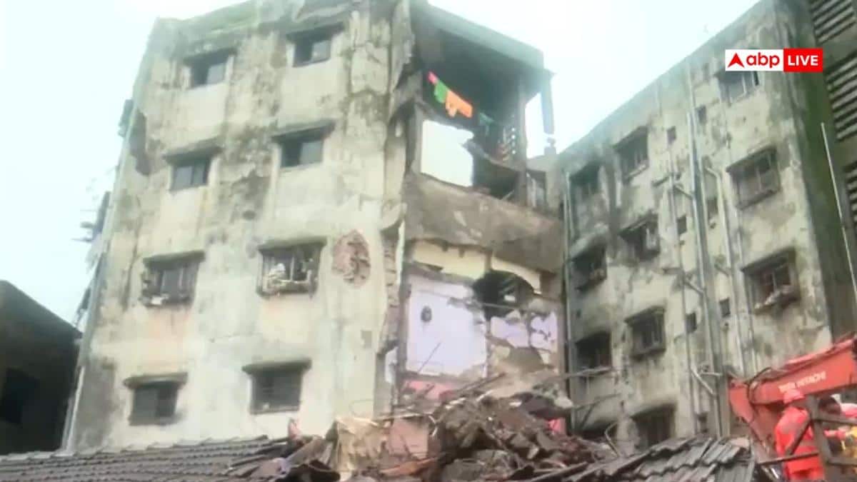 Bhiwandi House Collapse : বিকট শব্দ ! হুড়মুড় করে ভাঙল চারতলা বাড়ি, বেঘোরে শেষ একের পর এক মানুষ