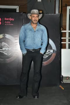 Salman Khan Stuns in Cowboy Hat: सोहेल खानच्या सपोर्टसाठी भाईजान 'अलायन्स'च्या मैदानात; काऊबॉय हॅट, डेनिम शर्ट अन् सलमानचा डॅशिंग अंदाज