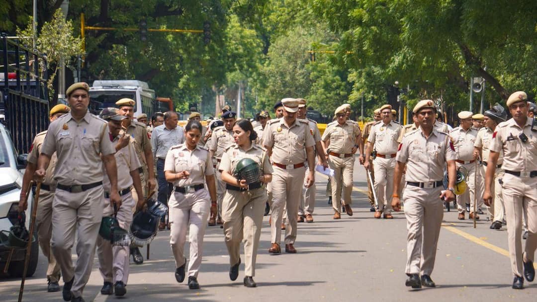 Retired Police Officers Back Delhi Police Over July 20 Protest: Injured Personnel Being Ignored
