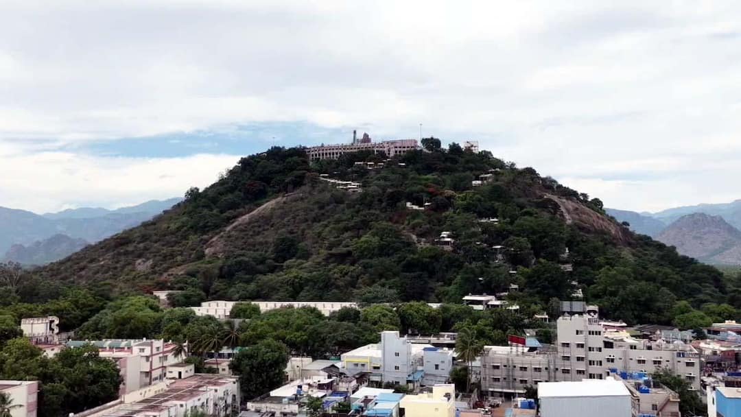 100 கோடி பழனி மடம் நில மோசடி: ஏஐஜி தலைமையில் தீவிர விசாரணை! நடந்தது என்ன?