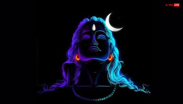 अगर प्रेम विवाह में परिवार की असहमति, रिश्ते में बाधा या अन्य अड़चनें आ रही हों तो सावन में मिट्टी का पार्थिव शिवलिंग बनाकर उसका जल, दूध या पंचामृत से अभिषेक करें. सावन में पार्थिव शिवलिंग की पूजा से शिव जल्द प्रसन्न होते हैं.