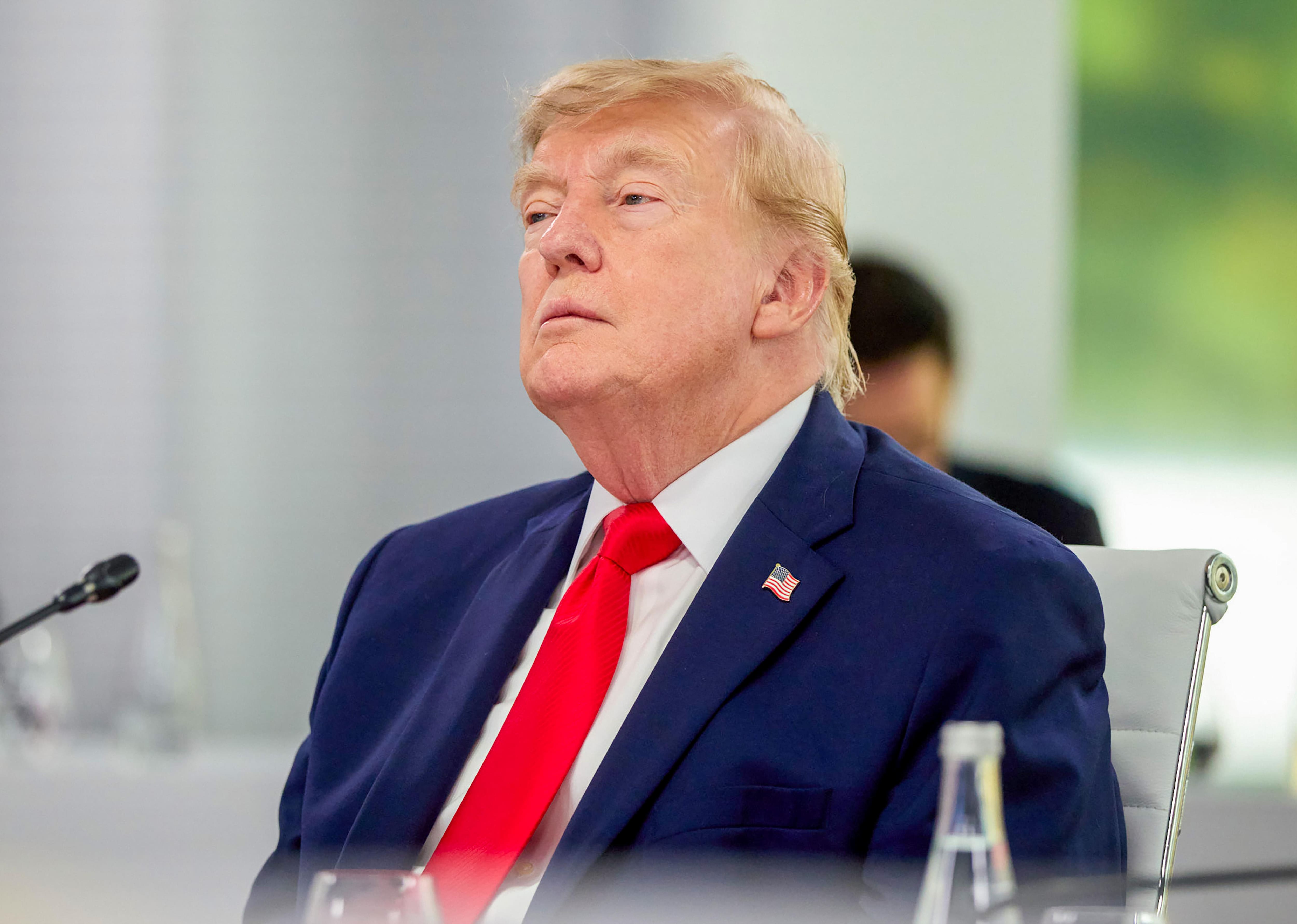 USA-Iran Conflict: 'পশ্চিম এশিয়া থেকে সরে যান', নাগরিকদের সতর্ক করল আমেরিকা, ইরানে কি বড় কিছু ঘটবে?