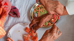 Raksha Bandhan : রাখি বাঁধার আগে বোনেরা অবশ্যই করুন এই শুভ কাজ, নইলেই...! কী কী আচার-অনুষ্ঠান মানবেন ?
