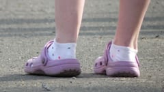 Crocs Facts: ক্রকস ছাড়া চলে না? পায়ের ক্ষতি করছেন, নিজেরও, শিশুরও, সতর্ক করলেন চিকিৎসকরা