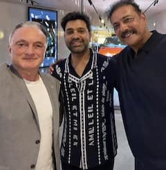 Rohit Sharma New Look : हिटमॅनची स्टाईल अशी की तरणी पोरंही फिकी पडतील! रोहित शर्माचा नवा लूक पाहून चाहते थक्क, नेमकं काय घडलं?