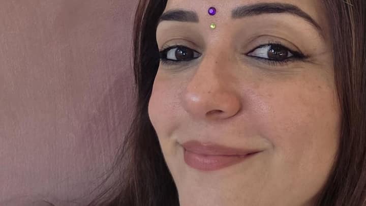 নৌহীদ বলেন, ‘ডাক্তার বলছিলেন,বাড়ি গিয়ে পরিবারকে জানান। চেকআপনের জন্য গিয়েছিলাম, যাতে সন্তানের হৃদস্পন্দন শুনকে পাই। কিন্তু কোনও হৃদস্পন্দন ছিল না’।