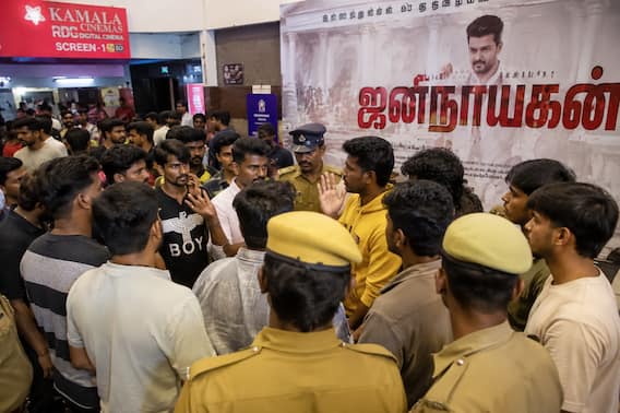 புக் செய்தது ஸ்பைடர்மேன்... காட்டியது ஜனநாயகன்? ரசிகர்கள் கொந்தளிப்பு புக் செய்தது ஸ்பைடர்மேன்... காட்டியது ஜனநாயகன்? ரசிகர்கள் கொந்தளிப்பு