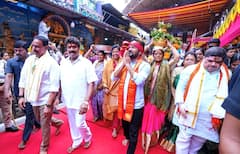 CM Revanth Reddy: ఉజ్జయిని మహంకాళి బోనాలు.. అమ్మవారిని దర్శించుకున్న సీఎం రేవంత్ రెడ్డి.. బోనం సమర్పించిన మంత్రులు