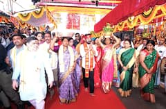 CM Revanth Reddy: ఉజ్జయిని మహంకాళి బోనాలు.. అమ్మవారిని దర్శించుకున్న సీఎం రేవంత్ రెడ్డి.. బోనం సమర్పించిన మంత్రులు