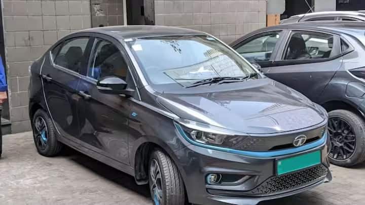 কেউ যদি কমপ্যাক্ট সেডান ইভি নিতে চান তাহলেও টাটা আপনাকে দিচ্ছে বাজেট অপশন। যেখানে আপনি টাটা টিগোর ইভি পাচ্ছেন। বড় বুটস্পেসের পাশাপাশি পরিবারের বসার জন্য এতে রয়েছে ভাল কেবিন স্পেস। প্রত্যেকদিনের শহরে যাতায়াত ছাড়াও ছোট সফরের জন্য এই গাড়ি আদর্শ হতে পারে।