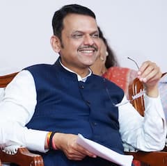 मुख्यमंत्री देवेंद्र फडणवीस यांच्या जीवनावर लिखित 'देवाभाऊ' या पुस्तकाचे प्रकाशन