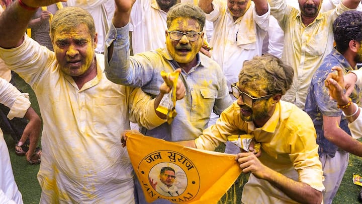 যদিও বাঁকীপুরে প্রশান্তর জয় নিয়ে সন্দিহান ছিলেন তাঁর ঘনিষ্ঠজনেরা। কারণ বাঁকীপুর আসনটি বিজেপি-র দুর্গ হিসেবেই পরিচিত। দীর্ঘ ৩০ বছরেরও বেশি সময় ধরে বিজেপি-র দখলে ওই আসন। বিজেপি-র সর্বভারতীয় সভাপতি হয়ে রাজ্যসভায় যাওয়ার আগে ওই আসন থেকেই বিপুল ভোটে জয়ী হয়েছিলেন নিতিন নবীন।