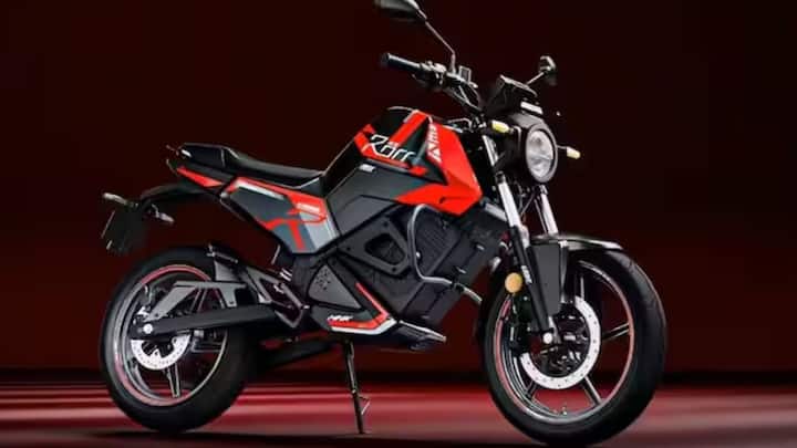 আপনি যদি একটা মাসকুলার দেখতে পাওয়ারফুল ক্রুজার বাইক চান, তাহলে ওবেন রে্ায়ার সেরা পছন্দ হতে পারে। এর LFP ব্যাটারি প্রযুক্তি দ্রুত সেফ চার্জ করতে সাহায্য করে। এর পিক আপ নিয়ে কোনও সম্স্যা নেই। ক্রুজার পেট্রোল বাইকের থেকেও আরামদায়ক অভিজ্ঞতা দিতে পারে ওবেন রে্ায়ার। রাস্তায় এক নজরেই আলাদা মনে হতে পারে এই মডেল।