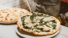 Having Pizza During Pregnancy: प्रेग्नेंसी में पिज्जा खा सकते हैं या नहीं, क्या कहते हैं डॉक्टर?