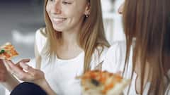 Having Pizza During Pregnancy: प्रेग्नेंसी में पिज्जा खा सकते हैं या नहीं, क्या कहते हैं डॉक्टर?