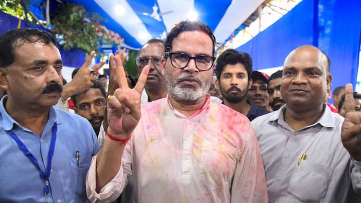 বাঁকীপুরের হাত ধরেই নির্বাচনী রাজনীতিতে অভিষেক ঘটে প্রশান্তর। তাঁর যুক্তি ছিল, বাঁকীপুরে মূলত বিত্তশালী, শিক্ষিত মানুষের বাস। একজন শিক্ষিত প্রার্থী সম্পর্কে ওই সব মানুষ কী ভাবেন, তা জানতে আগ্রহী তিনি। তাহলে দেশের ভবিষ্যৎ সম্পর্কেও ধারণা আরও স্পষ্ট হবে।