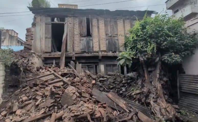 Poetess Shanta Shelke House Collapsed: कवयित्री शांता शेळके यांच्या स्मृतींचा आधार ढासळला; मुसळधार पावसात मंचरमधील ऐतिहासिक वाड्याचा भाग कोसळला