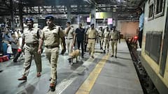 लोकलमध्ये हरवलेली बॅग परत; पोलिसांची कामगिरी, तीन वर्षांनी तपास, प्रवाशाला मिळालं 271 ग्रॅम सोनं