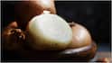 Raw Onions Side Effects : పచ్చి ఉల్లిపాయలు తింటే కలిగే సైడ్ ఎఫెక్ట్స్ ఇవే.. వారు తినకూడదట