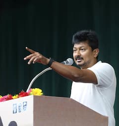 तृषा कृष्णन कौन हैं? तमिलनाडु CM विजय की खास दोस्त, DMK नेता ने किया 'डबल मीनिंग' कमेंट तो मचा बवाल