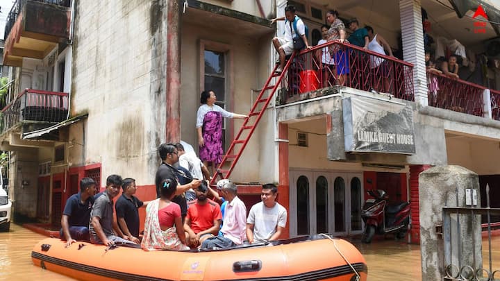 ইতিমধ্য়েই  অসমের বন্যা বিধ্বস্ত এলাকা পরিদর্শনে গিয়েছে ওই রাজ্যের মুখ্যমন্ত্রী হিমন্ত বিশ্ব শর্মা।