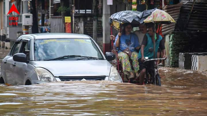 বুধবারে ভারী বৃষ্টির হলুদ সতর্কতা চার জেলাতে। ভারী বৃষ্টি হতে পারে, বীরভূম, মুর্শিদাবাদ, পূর্ব ও পশ্চিম বর্ধমান জেলাতে। হালকা থেকে মাঝারি বজ্রবিদ্যুৎ সহ বৃষ্টির হলুদ সর্তকতা সব জেলাতে। সঙ্গে ৩০ থেকে ৪০ কিলোমিটার গতিবেগে দমকা বাতাস।