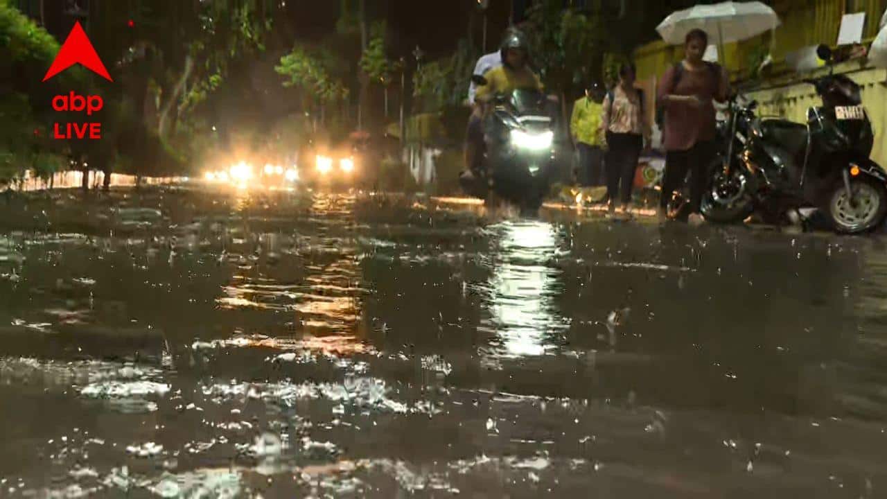 Kolkata Waterlogging: টানা বৃষ্টিতে জলমগ্ন শহর কলকাতা, ডুবে গিয়েছে সেক্টর ফাইভের একাংশ