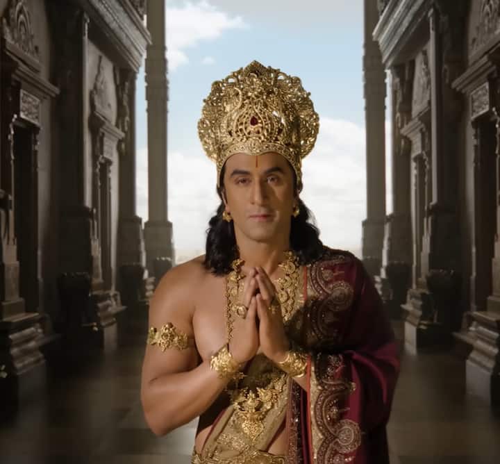 रणबीर कपूर की फिल्म 'रामायण' का ट्रेलर 30 जुलाई को ब्रह्म मुहूर्त में सुबह 4:15 बजे रिलीज हुआ था. ट्रेलर को दर्शकों का शानदार रिस्पॉन्स मिला और इसके बाद से फिल्म की स्टार कास्ट लगातार चर्चा में बनी हुई है.