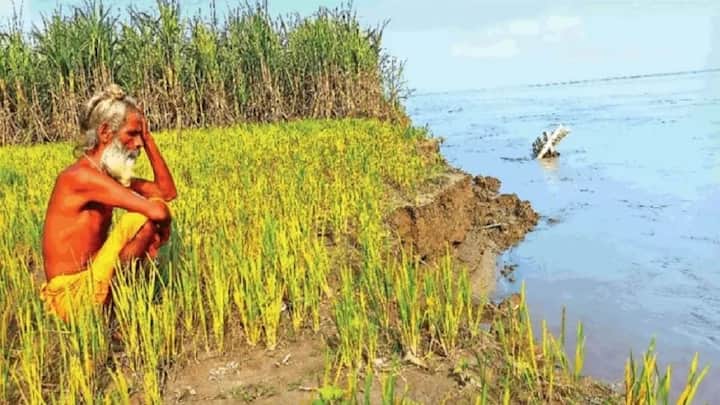 बाढ़ राहत राशि पाने के लिए सिर्फ नुकसान होना ही काफी नहीं होता बल्कि सरकारी नियमों को पूरा करना भी जरूरी होता है. कई बार जानकारी के अभाव में लोग समय पर आवेदन नहीं कर पाते और उन्हें सहायता मिलने में परेशानी आती है. इसलिए आपदा के बाद जरूरी प्रोसेस को जल्दी पूरा करना फायदेमंद रहता है.