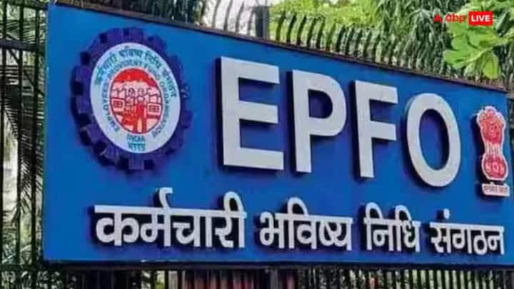 ২০১৪ সালে UAN চালু হয়। তারপর এই অ্যাকাউন্ট নম্বরের অধীনে একাধিক আইডি যুক্ত করা শুরু হয়। সেই সময় যাঁরা পুরোনো আইডি হারিয়ে ফেলেছিলেন, তাঁদের টাকাই আজ পড়ে রয়েছে দাবিহীন হয়ে।