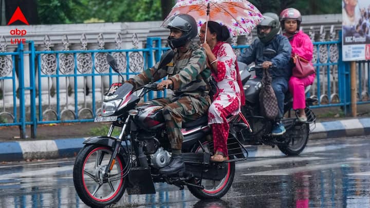 একাধিক ঘূর্ণাবর্তের জেরে রাজ্যে দফায় দফায় বৃষ্টির সম্ভাবনা রয়েছে বলে জানিয়েছে হাওয়া অফিস।