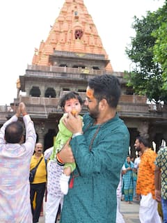 अनुष्का यादव की बेटी उज्जैनी का अन्नप्राशन, यूजर्स बोले- 'तेजू भइया पर गई है...'