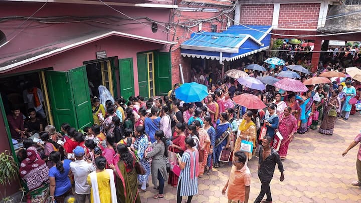 তিনি বলেন, ‘প্রত্যেক মাসের দ্বিতীয় সপ্তাহে অন্নপূর্ণা যোজনার টাকা ট্রান্সফার হয়ে যাবে, বলেন মুখ্যমন্ত্রী শুভেন্দু অধিকারী।