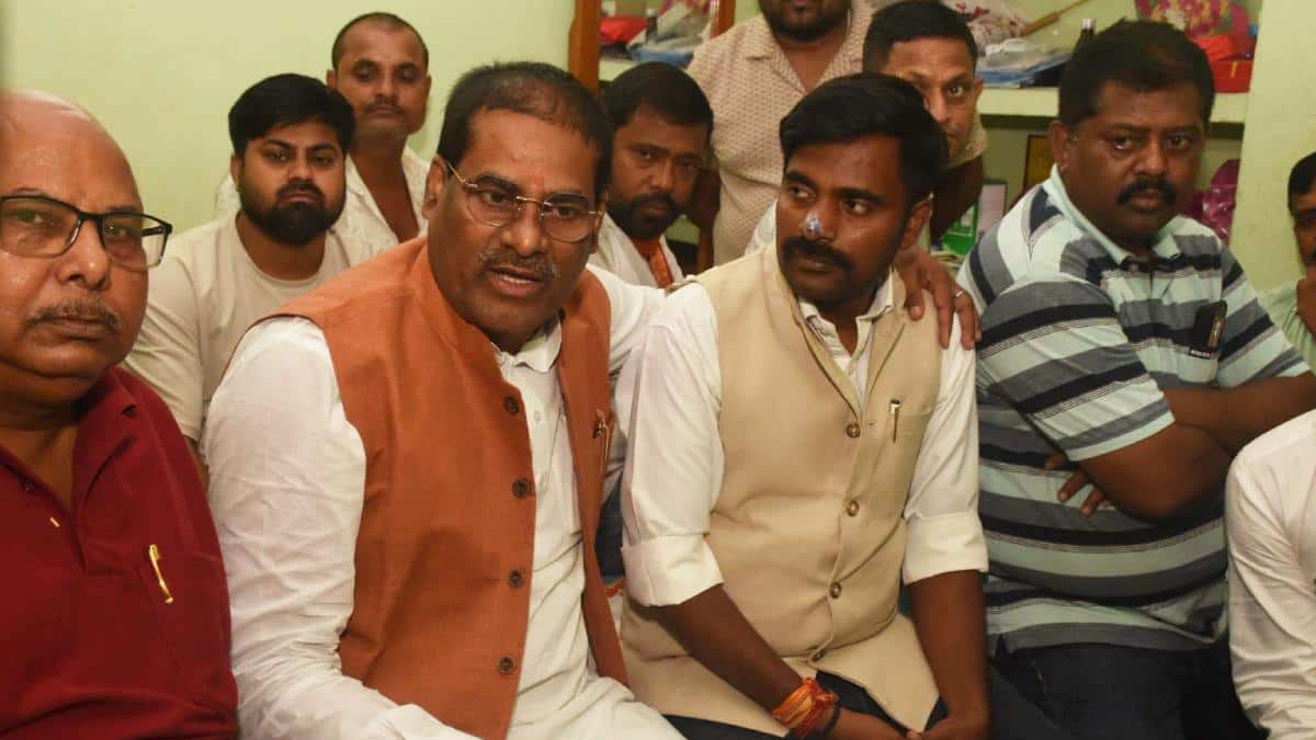 बांकीपुर से हार के बाद नीरज सिन्हा से मिले BJP के मंत्री, बोले- 'प्रशांत किशोर एक…'