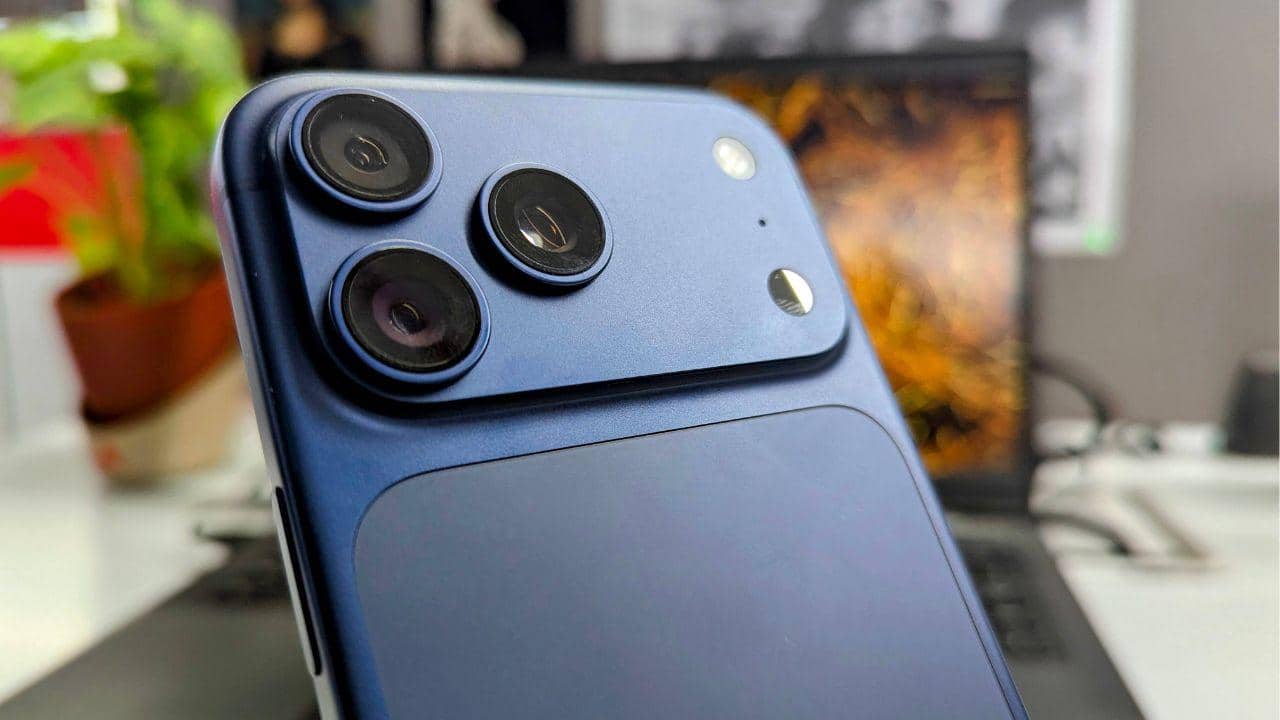 Flipkart Freedom Sale: ফ্লিপকার্ট ফ্রিডম সেলে দারুণ অফার, আইফোন ১৬, ১৭ অনেক কম দামে