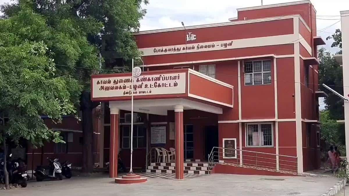 மன உளைச்சல்: இரும்புச் சங்கிலியால் கல்லைக் கட்டி பழனியில் மாணவர் தற்கொலை!