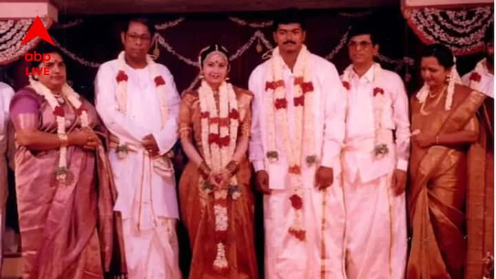 দিনের পর দিন তিনি মানসিকভাবে অত্যাচারিত হয়েছেন। তার প্রভাব পড়েছে দুই সন্তানের উপরেও। তিনি বিজয়ের বিরুদ্ধে পারিবারিক দায়িত্ব থেকে দূরে সরে যাওয়া এবং মানসিক ও আর্থিক সহায়তা প্রত্যাহার করে নেওয়ারও অভিযোগ করেছিলেন।