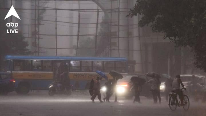 রবিবার ভারী বৃষ্টির হলুদ সতর্কতা রয়েছে দুই জেলায়। বীরভূম এবং মুর্শিদাবাদ জেলায় ভারী বৃষ্টির সতর্কতা। বজ্রবিদ্যুৎ সহ হালকা মাঝারি বৃষ্টি এবং সঙ্গে ৩০ থেকে ৪০ কিলোমিটার গতিবেগে ঝড়ো হাওয়া বইতে পারে বাকি জেলাগুলিতে।