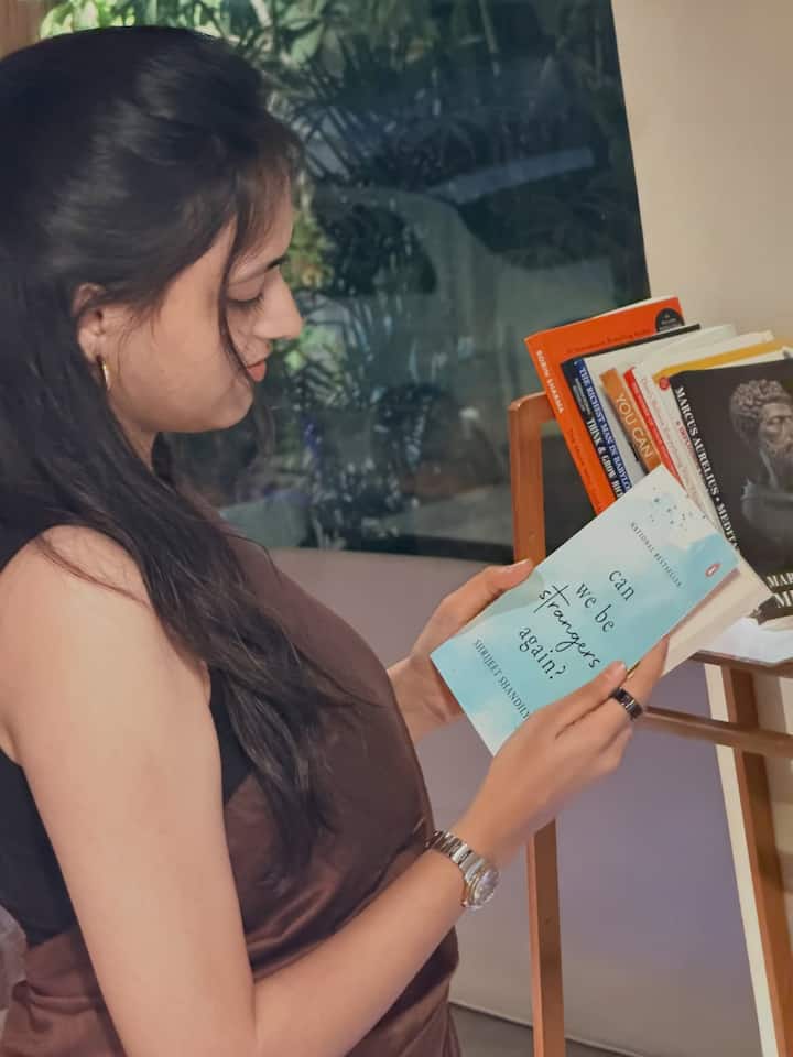 శారీలో హారికా నారాయణ్ ఫోటోలు (Image Courtesy: harika_narayan / Instagram)