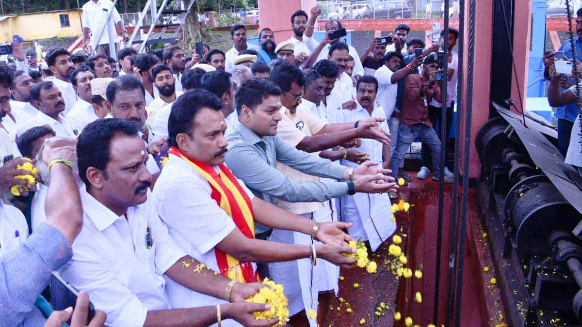 தாமதத்திற்குப் பின் கம்பம் பள்ளத்தாக்குக்கு முல்லைப் பெரியாறு அணை திறப்பு: விவசாயிகள் நிம்மதி!