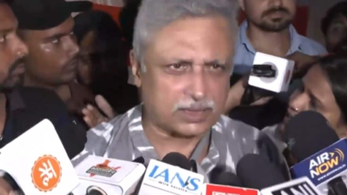 Piyush Mishra Joins Jharkhand Student Protest, Sings ‘Aarambh Hai Prachand’ For Aspirants