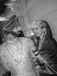 कौन हैं चार्ली चौहान? क्रिकेटर रमनदीप सिंह संग गुपचुप शादी रचाकर सुर्खियों में आईं एक्ट्रेस