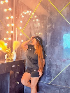 Ankita Dave PHOTO: શોર્ટ્સ અને ટી શર્ટમાં અંકિતા દવેએ શેર કરી હોટ તસવીરો